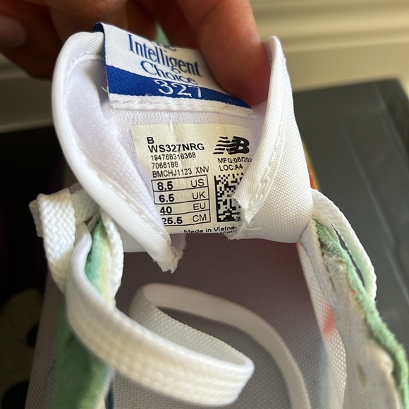 Brand new New Balance 327 Neo Flame - Picture 6 of 7